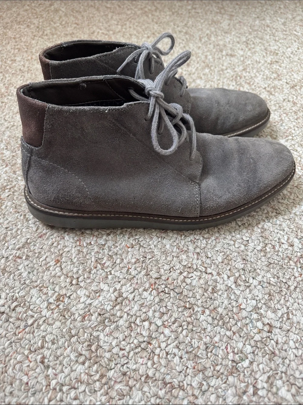 Clarks Men's Gray Suede Lace-Up Chukka Boots 8.5